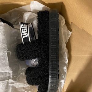 Uggs size 9 brand new platform